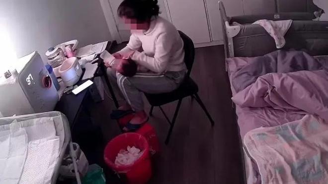 1xbet体育福州一婴儿被月嫂扇巴掌 涉事月嫂与雇主和解并被解雇(图1)